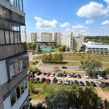 Івана Миколайчука вул., 12