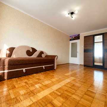 Деміївська вул., 45