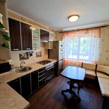 Михайла Лушпи просп. (Космонавтів), 7