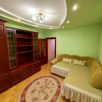 Леоніда Перфецького вул., 8