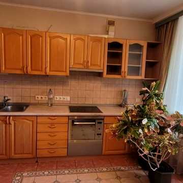 Єреванська вул., 30