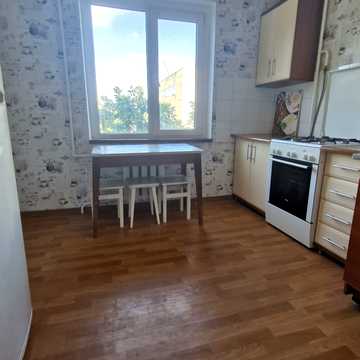 Варненська вул., 23