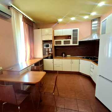 Старокозацька вул. (Комсомольська), 76