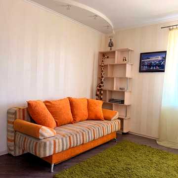Квітнева вул., 48