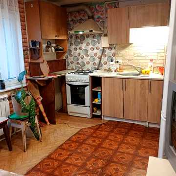 Зарічна вул.