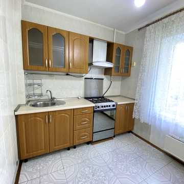 Квітневий пров., 7