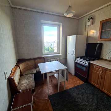 Освіти вул., 3