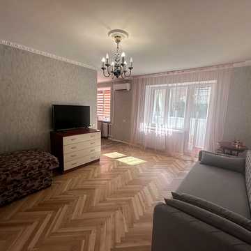 Почайнинська вул., 52