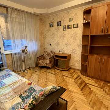 Яценка вул., 1-А