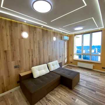 Каховська вул., 56