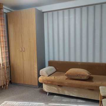 Йорданська вул. (Лайоша Гавро), 8