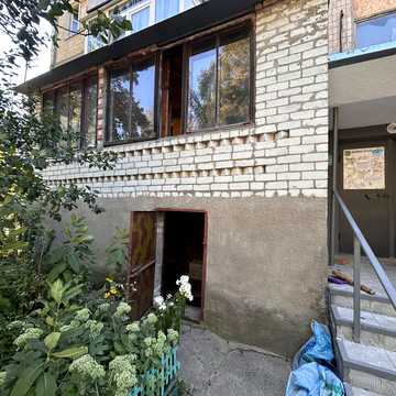 Світла вул., 49