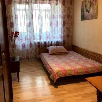 Будівельників вул., 3