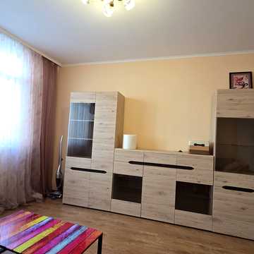 Сім'ї Кульженків вул. (Петра Дегтяренка), 35