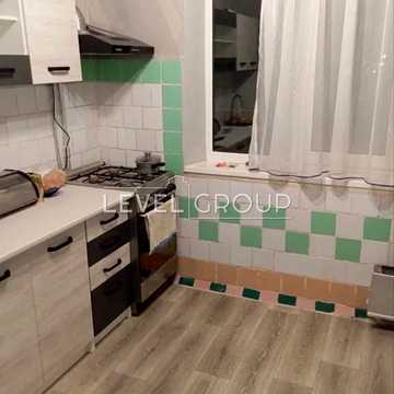 Романа Шухевича просп. (Генерала Ватутіна), 8