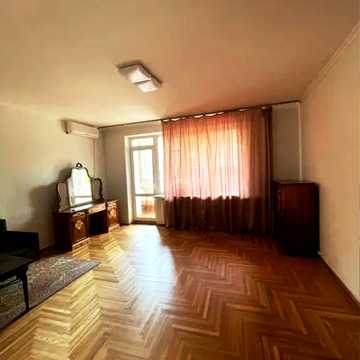 Старонаводницька вул., 8-Б