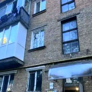 Введенська вул., 32