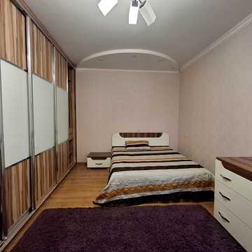 Юрія Шумського вул., 5
