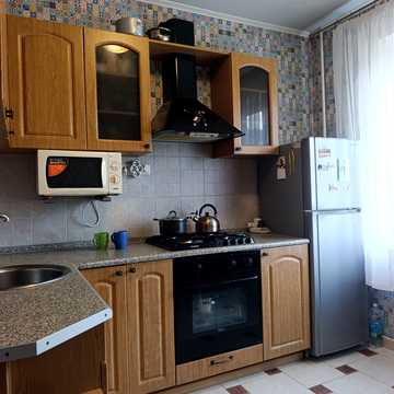 Новорічна вул., 73