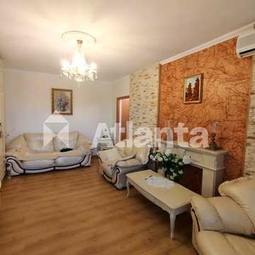 Академіка Заболотного вул., 8