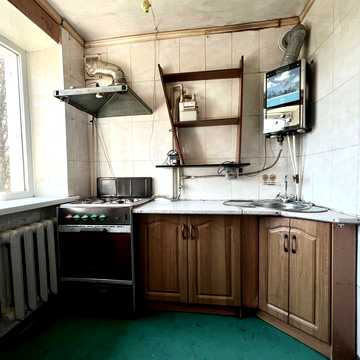 Тролейбусна вул. (Степана Халтуріна), 8