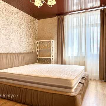 Анни Ахматової вул., 34