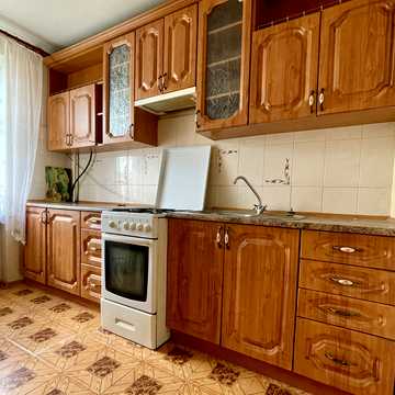 Кравчука вул., 10