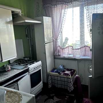 Зої Гайдай вул., 9/8