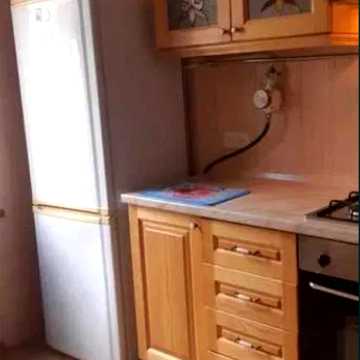 Академіка Доброхотова вул., 15