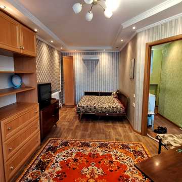 Смілянська вул., 19