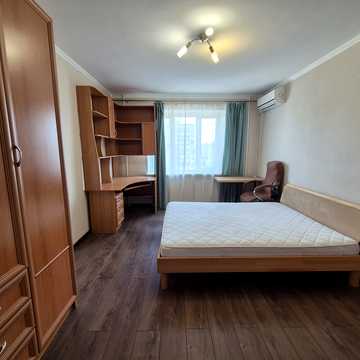 Василя Стуса вул., 24