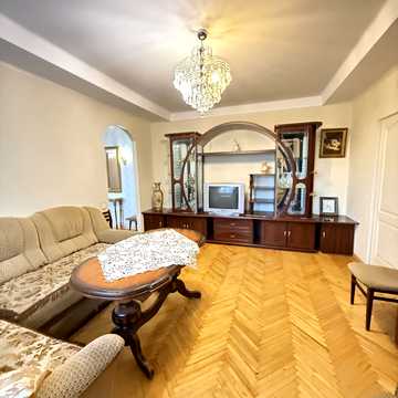 Леоніда Каденюка просп. (Юрія Гагаріна), 14-А