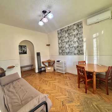 Лесі Українки бульв., 15