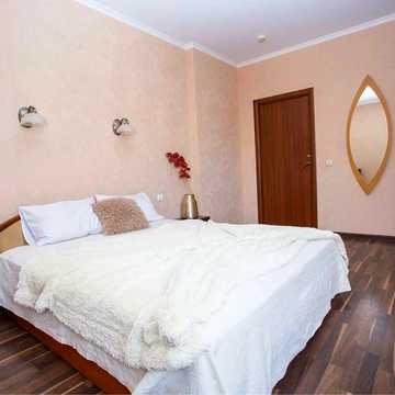 Олександра Мишуги вул., 8