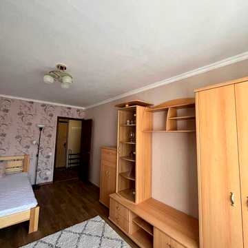 Голосіївський просп. (40-річчя Жовтня), 11