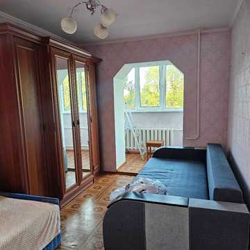 Романа Шухевича вул. (Курчатова), 1