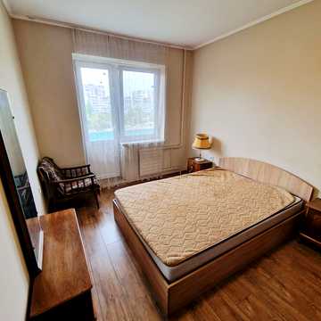 Зої Гайдай вул., 6