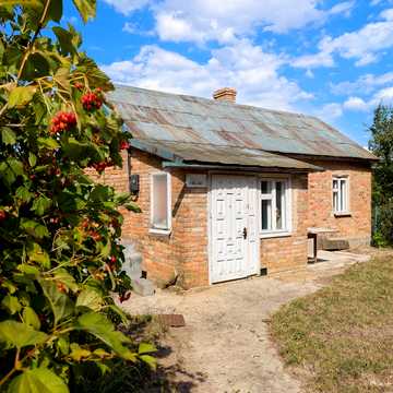 Л. Українки, 5