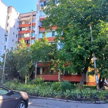 Межигірська вул., 25