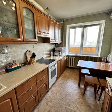 Єреванська вул., 32