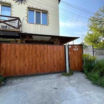 Парковий пров., 1