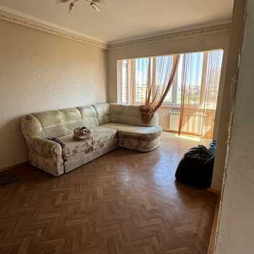 Дніпровська набережна вул., 11-А