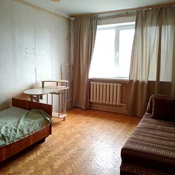 Космонавтів просп., 14