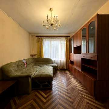 Спокійна вул., 31