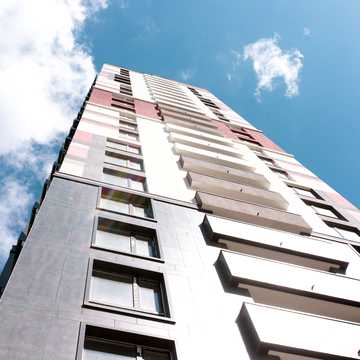 Тепловозна вул., 28