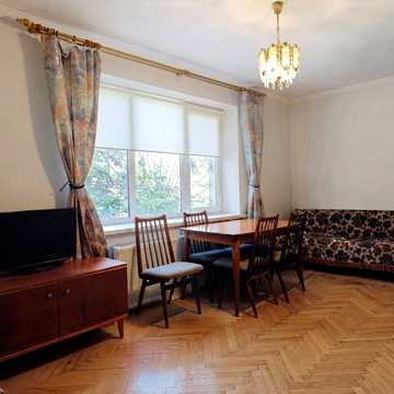 Євгена Патона вул., 17