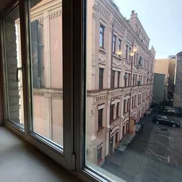 Набережно-Хрещатицька вул., 11