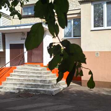 Студентська вул., 2