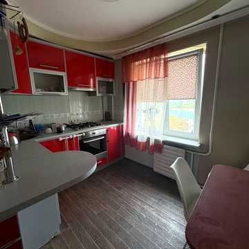 Чарівна вул., 153