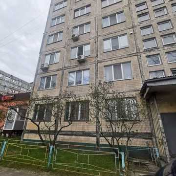 Озерна вул., 28